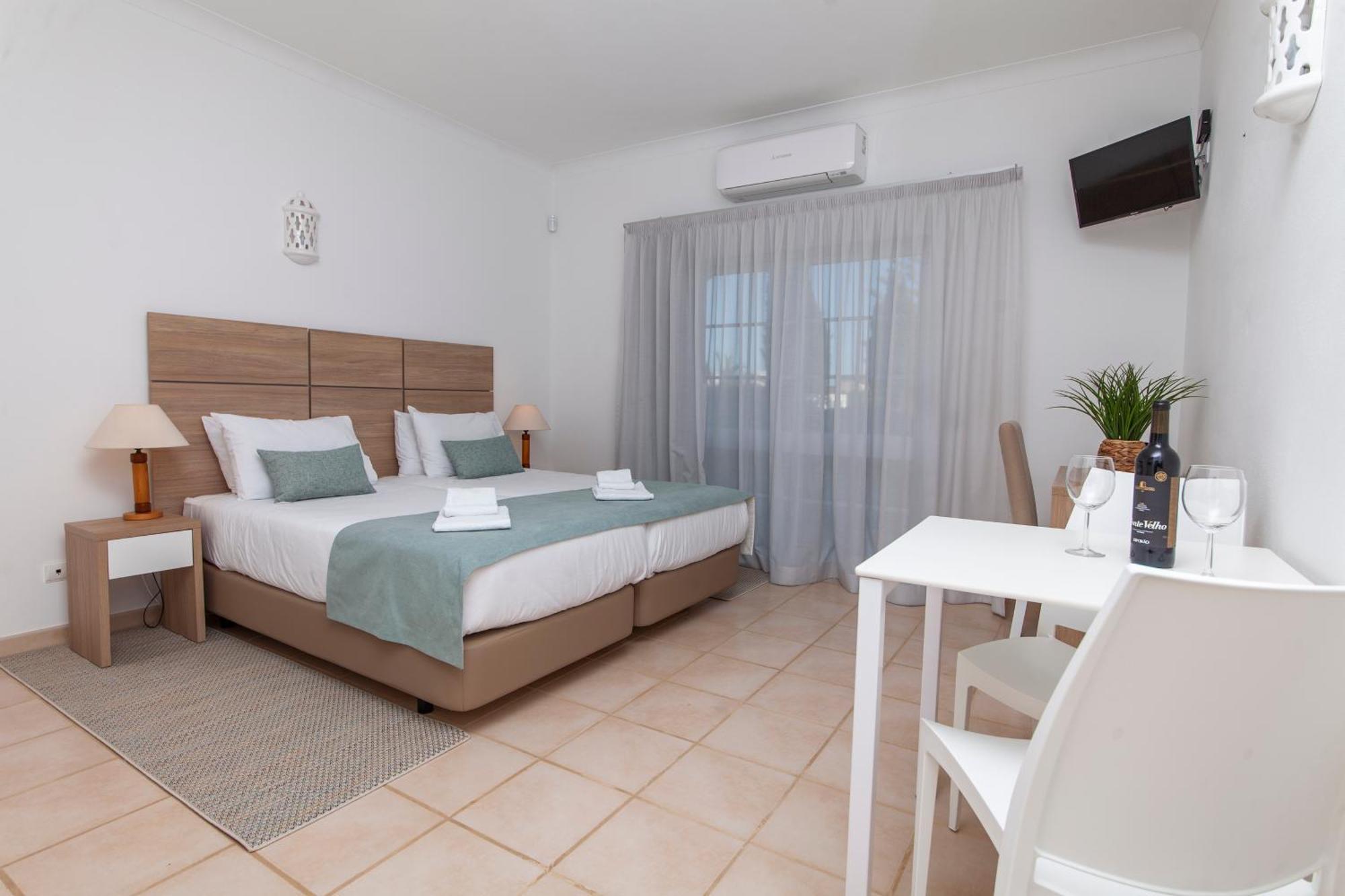 Atalaia Sol Aparthotel - Tennis & Heated Pool In Winter Λάγος Εξωτερικό φωτογραφία