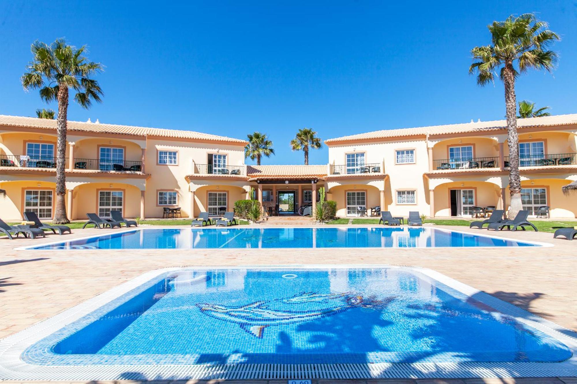 Atalaia Sol Aparthotel - Tennis & Heated Pool In Winter Λάγος Εξωτερικό φωτογραφία