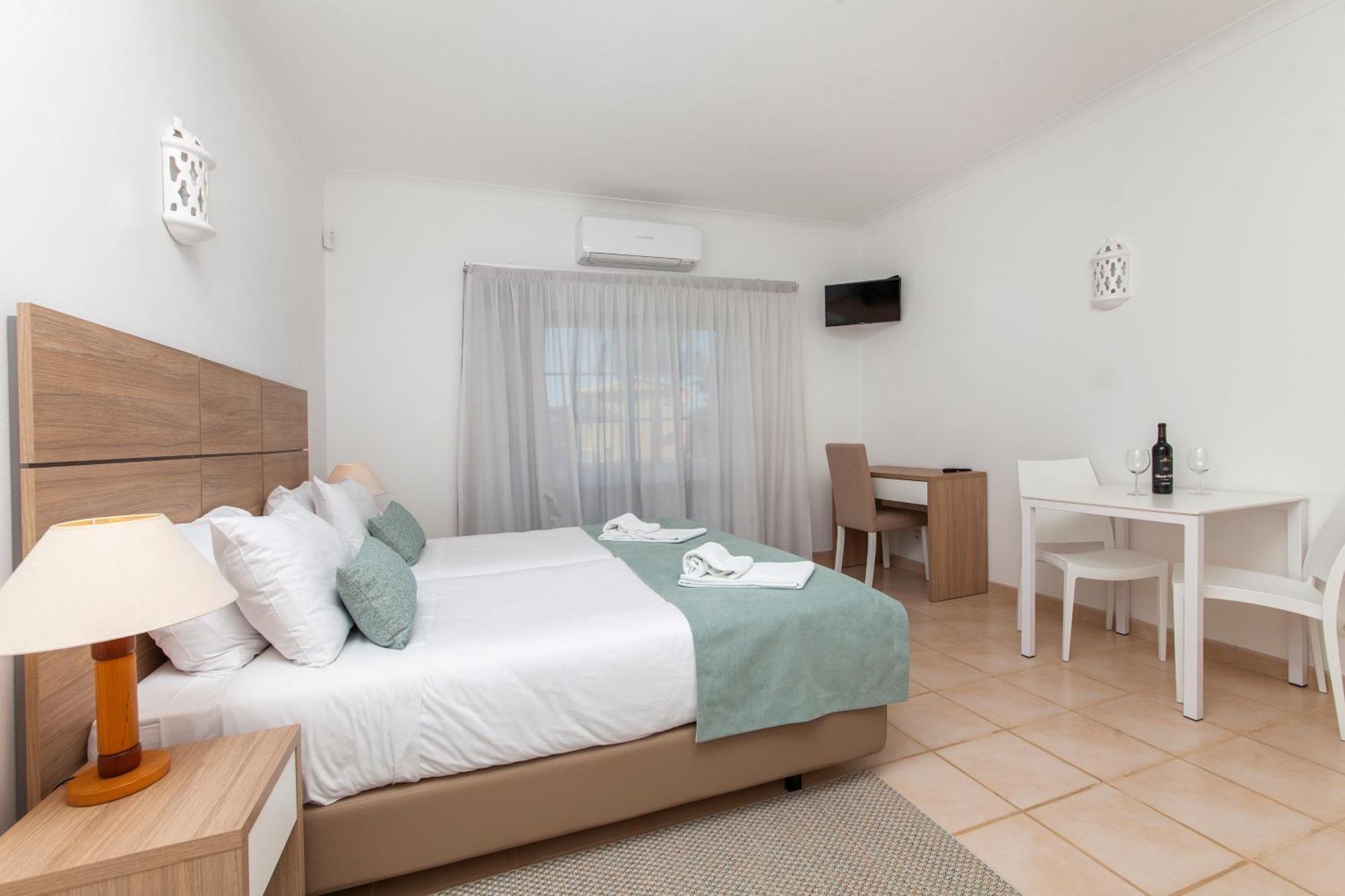 Atalaia Sol Aparthotel - Tennis & Heated Pool In Winter Λάγος Εξωτερικό φωτογραφία
